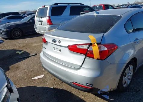 2016 Kia Forte Lx z USA, uszkodzony, nr VIN KNAFK4A60G5520207